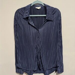 Good American- Women’s Plisse Button Down Blouse. Navy, Size 1/2X
